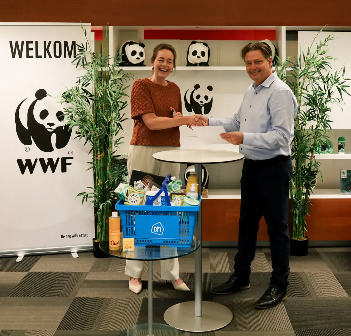 Albert Heijn and the World Wildlife Fund are taking action to halve the ecological footprint in the Netherlands by 2030 (in Dutch)
